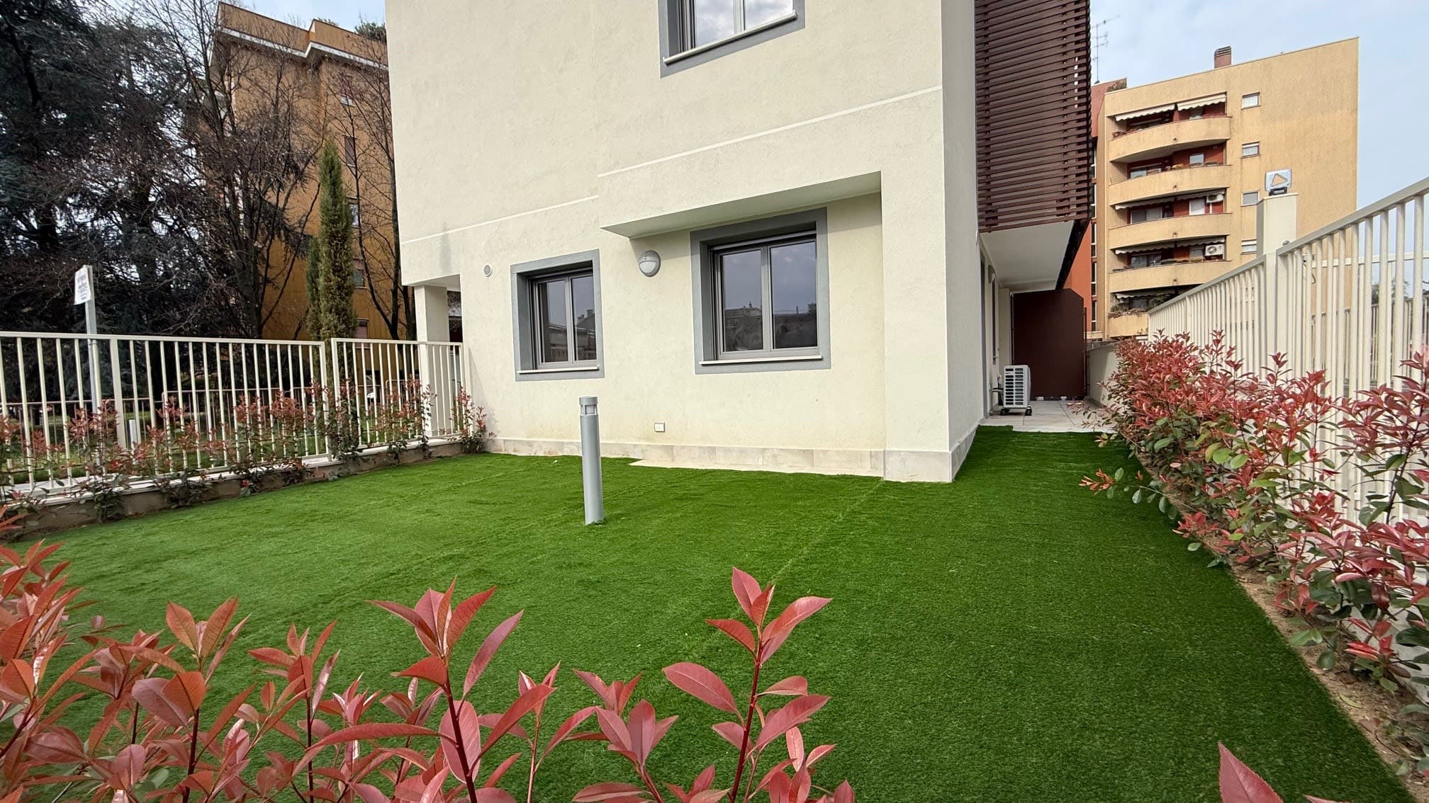 Monolocale con giardino in Monza